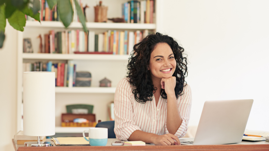 woman working on her online business